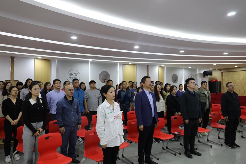 c7b256a7379a49818a949aeed9cbd90d.JPG